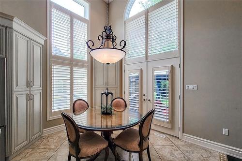 15 Silver Maple Drive, Ancaster, ON - Indoor Photo Showing Dining Room