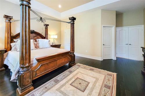 15 Silver Maple Drive, Ancaster, ON - Indoor Photo Showing Bedroom