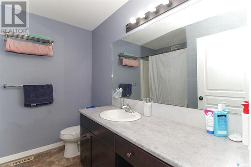 35 5004 James Hill Road, Regina, SK - Indoor Photo Showing Bathroom
