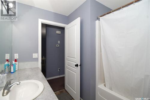 35 5004 James Hill Road, Regina, SK - Indoor Photo Showing Bathroom
