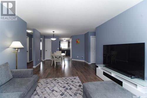 35 5004 James Hill Road, Regina, SK - Indoor Photo Showing Living Room