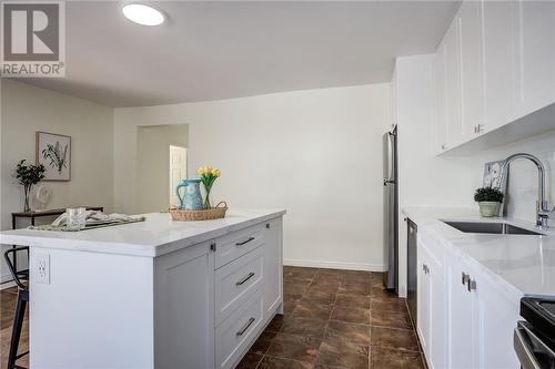 128 Dufferin Street, Sudbury, ON - Indoor Photo Showing Kitchen With Upgraded Kitchen