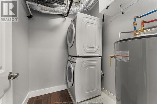 120 Centre Street, Essex, ON - Indoor Photo Showing Laundry Room