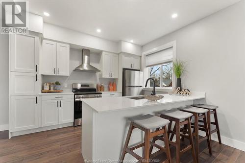 120 Centre Street, Essex, ON - Indoor Photo Showing Kitchen With Upgraded Kitchen