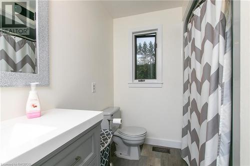 171 Carney Street, Georgian Bluffs, ON - Indoor Photo Showing Bathroom