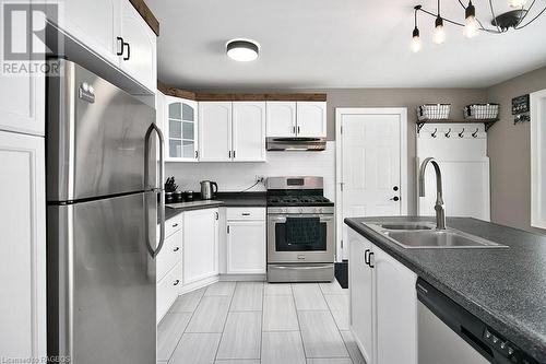 26 Edith Avenue, Markdale, ON - Indoor Photo Showing Kitchen With Double Sink With Upgraded Kitchen