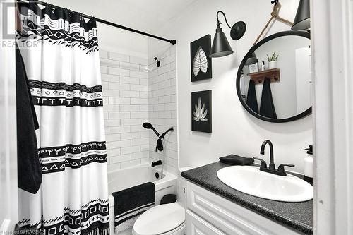 26 Edith Avenue, Markdale, ON - Indoor Photo Showing Bathroom