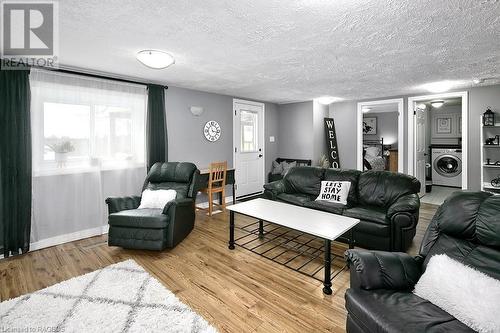 26 Edith Avenue, Markdale, ON - Indoor Photo Showing Living Room