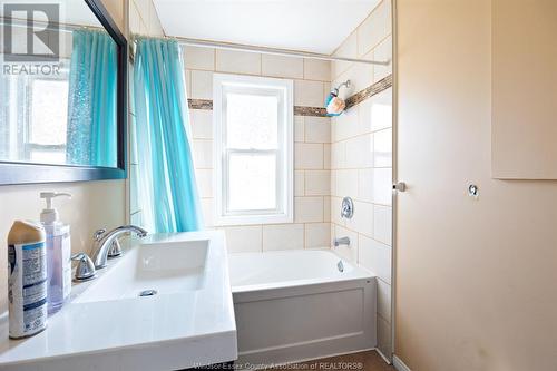 2584 Front Road, Lasalle, ON - Indoor Photo Showing Bathroom