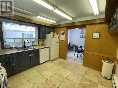 67 Sixth St, Smooth Rock Falls, ON - Indoor Photo Showing Kitchen With Double Sink