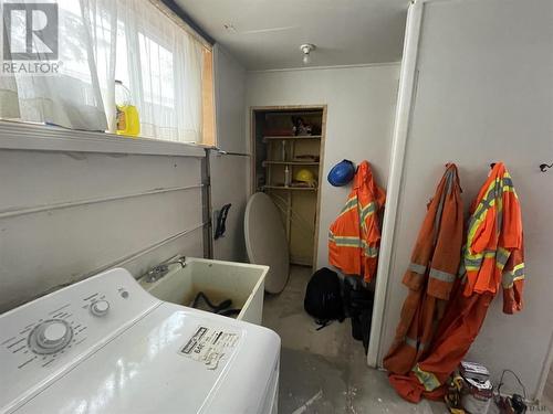 67 Sixth St, Smooth Rock Falls, ON - Indoor Photo Showing Laundry Room