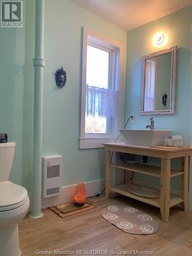 85 Main St, Petitcodiac, NB - Indoor Photo Showing Bathroom