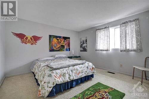 126 Hawk Crescent, Ottawa, ON - Indoor Photo Showing Bedroom
