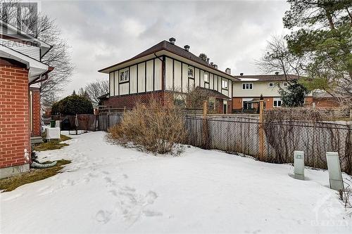 126 Hawk Crescent, Ottawa, ON - Outdoor With Exterior