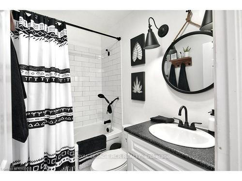 26 Edith Ave, Grey Highlands, ON - Indoor Photo Showing Bathroom