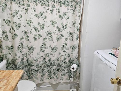 Salle de bains - 2573  - 2575 Av. Laval, Shawinigan, QC - Indoor Photo Showing Bathroom