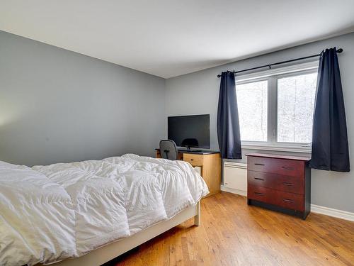 Chambre Ã Â coucher - 233 Ch. De Kilkenny, Saint-Hippolyte, QC - Indoor Photo Showing Bedroom