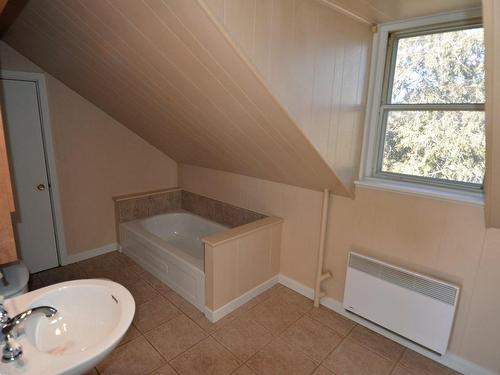 Ensuite bathroom - 34 Rue Du Pont, Bedford - Ville, QC - Indoor Photo Showing Bathroom