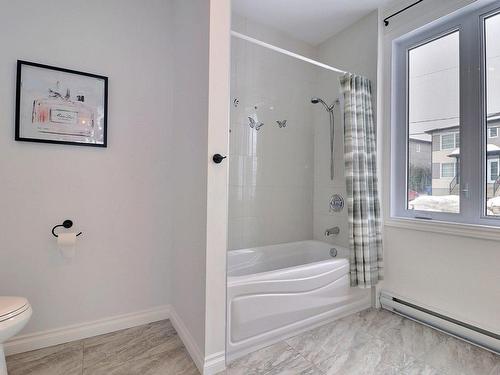 Bathroom - 129 Rue Des Amis, Québec (Beauport), QC - Indoor Photo Showing Bathroom