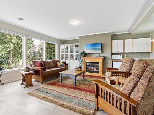3605 Collingwood Dr, Nanoose Bay, BC - Indoor Photo Showing Living Room With Fireplace
