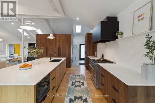 1509 Ryersie Rd, London, ON - Indoor Photo Showing Kitchen With Upgraded Kitchen