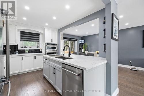 40 Lamberton Blvd, Toronto, ON - Indoor Photo Showing Kitchen With Double Sink With Upgraded Kitchen