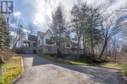 816 MEADOW WOOD RD  Mississauga, ON L5J 2S6