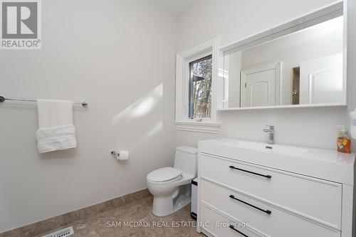 816 Meadow Wood Rd, Mississauga, ON - Indoor Photo Showing Bathroom