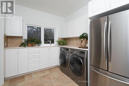 816 Meadow Wood Rd, Mississauga, ON - Indoor Photo Showing Laundry Room
