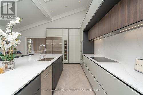 816 Meadow Wood Road, Mississauga, ON - Indoor Photo Showing Kitchen