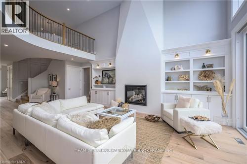 157 Windermere Road, London, ON - Indoor Photo Showing Other Room With Fireplace