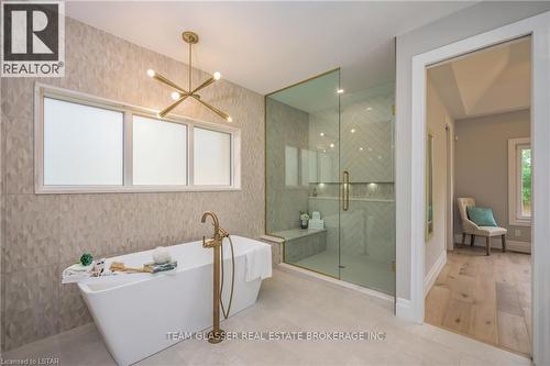 157 Windermere Rd, London, ON - Indoor Photo Showing Bathroom