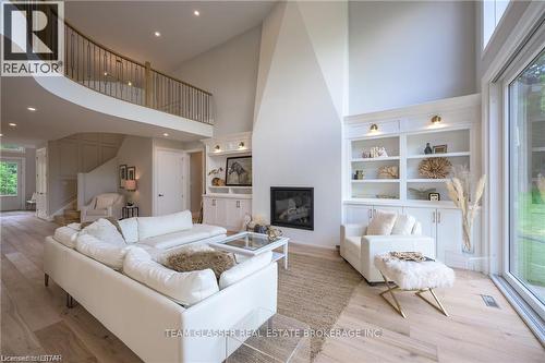 157 Windermere Road, London, ON - Indoor With Fireplace