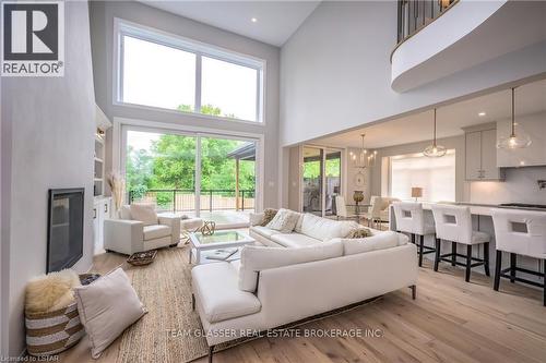 157 Windermere Rd, London, ON - Indoor Photo Showing Living Room