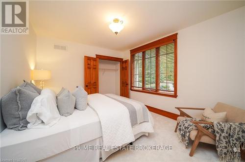 10109 Jennison Cres, Lambton Shores, ON - Indoor Photo Showing Bedroom