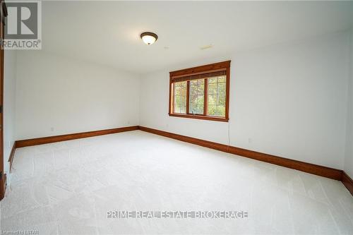 10109 Jennison Cres, Lambton Shores, ON - Indoor Photo Showing Other Room