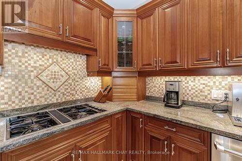 21 Tecumseth Heights Drive, New Tecumseth, ON - Indoor Photo Showing Kitchen