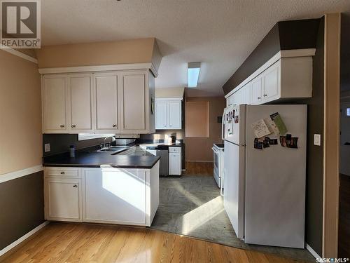 707 Grey Avenue, Grenfell, SK - Indoor Photo Showing Kitchen