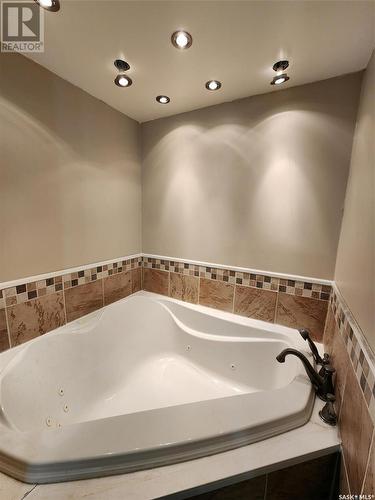 707 Grey Avenue, Grenfell, SK - Indoor Photo Showing Bathroom