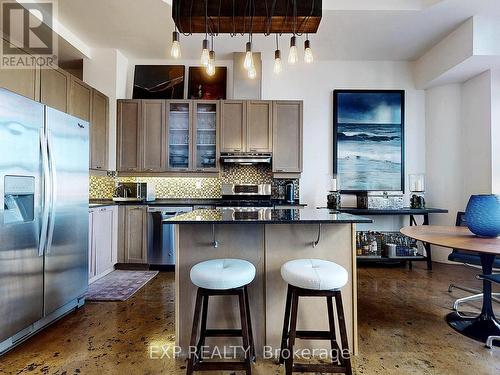 747 - 155 Dalhousie Street, Toronto, ON - Indoor Photo Showing Kitchen With Stainless Steel Kitchen With Upgraded Kitchen