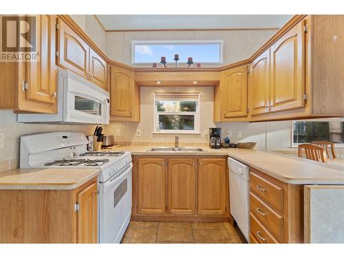 2698 Blind Bay Road Unit# G24, Blind Bay, BC - Indoor Photo Showing Kitchen With Double Sink