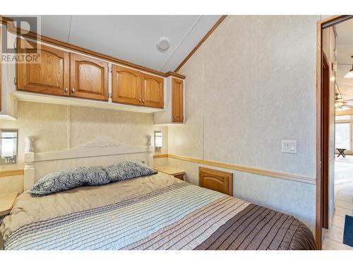 2698 Blind Bay Road Unit# G24, Blind Bay, BC - Indoor Photo Showing Bedroom
