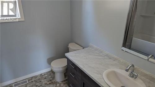 255A Burns Crossover Road, Webbwood, ON - Indoor Photo Showing Bathroom