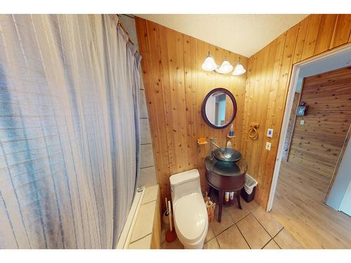 52 Ridgemont Drive, Fernie, BC - Indoor Photo Showing Bedroom