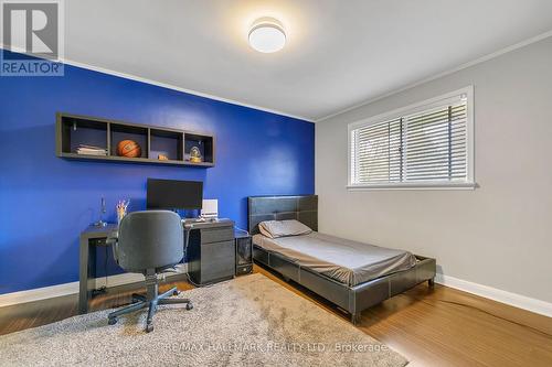 18 Poplar Dr, Richmond Hill, ON - Indoor Photo Showing Bedroom