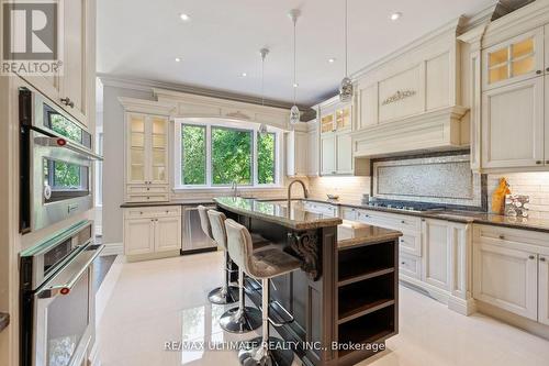 242 Parkview Ave, Toronto, ON - Indoor Photo Showing Kitchen With Upgraded Kitchen