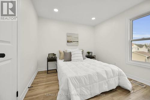 122 State Street, Welland, ON - Indoor Photo Showing Bedroom