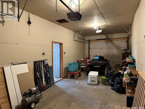 513 2Nd Street E, Spiritwood, SK - Indoor Photo Showing Garage