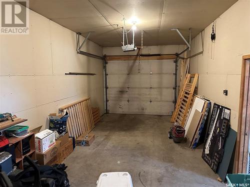 513 2Nd Street E, Spiritwood, SK - Indoor Photo Showing Garage
