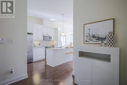 309 - 15277 Yonge Street, Aurora, ON - Indoor Photo Showing Kitchen With Double Sink
